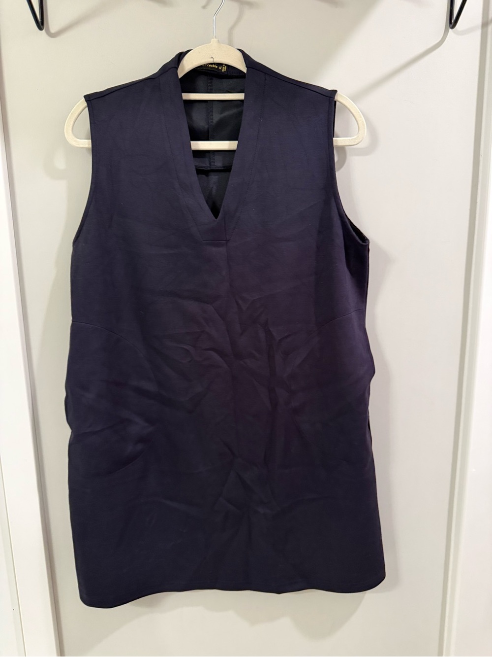 Sleeveless V-Neck Shift Dress in Deep Navy - Unbranded